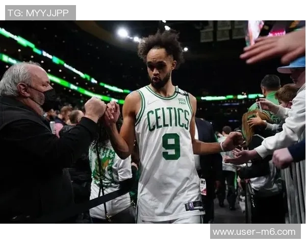 管子煜在对阵马刺的比赛中展现出突破勇气展现出优秀比赛气质